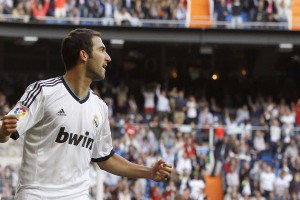 开云体育入口-黄蜂火力压制骑士，恩比德在焦点战证明自己，当质疑声化为燃料