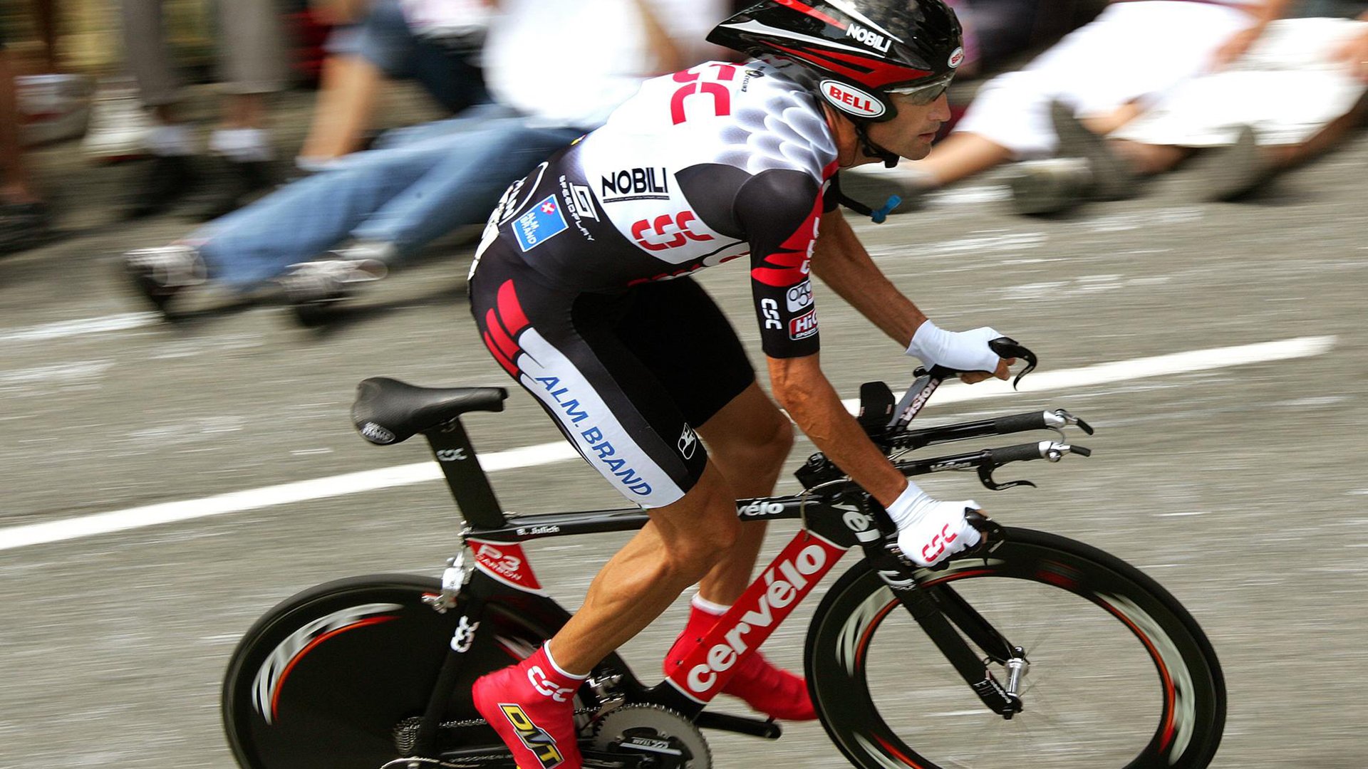 克瓦拉茨赫利亚爆发，曼联踏平威尔士，当格鲁吉亚闪电撕裂红龙防线