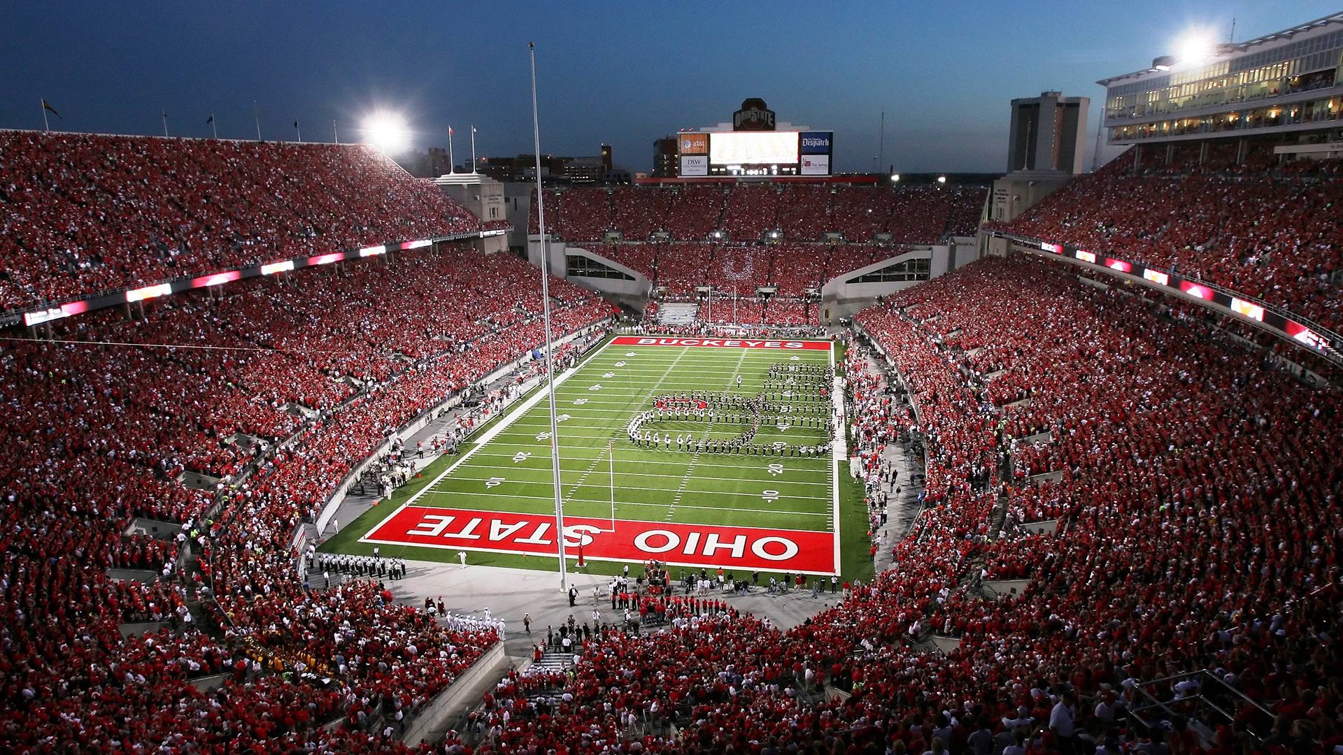 F1街道赛之夜，克瓦拉茨赫利亚让对手无解的黑暗艺术