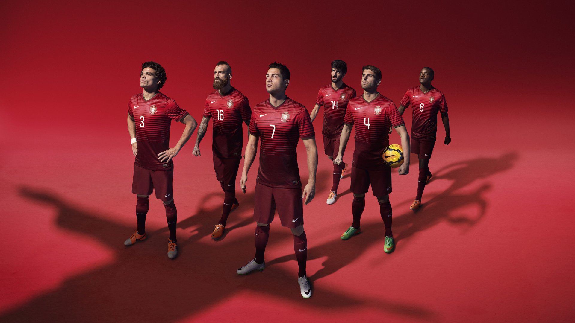 姆巴佩的聚光灯下，新西兰的惊雷在远方炸响